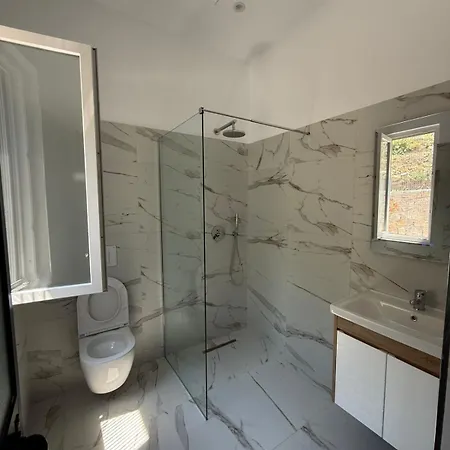 Apartment Bujtina4a Rrenc