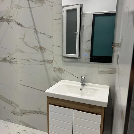 Bujtina4a Rrenc Apartment Rrence