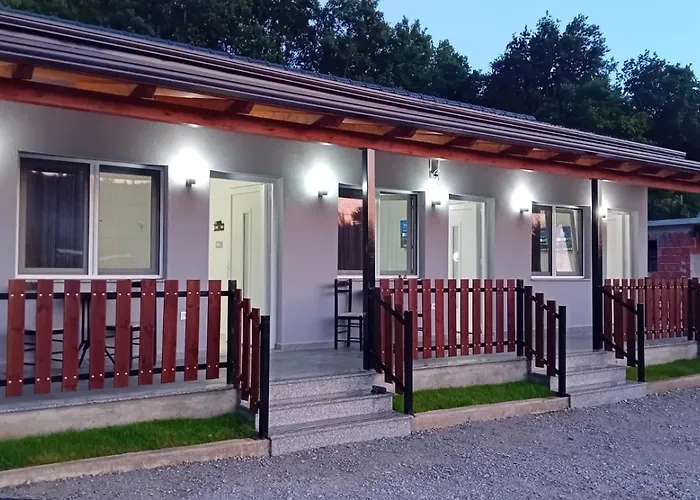 Bujtina4a Rrenc Apartment *