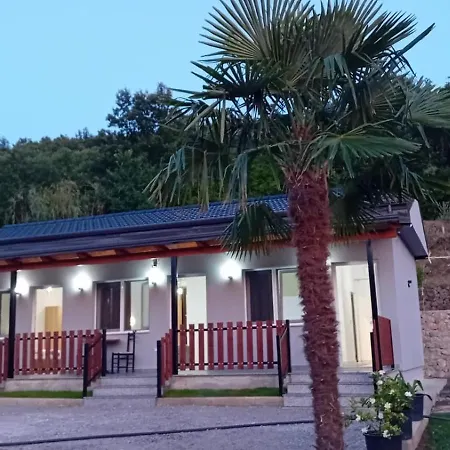 Guest house Bujtina4a Rrenc Rrence