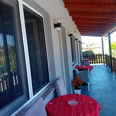Bujtina4a Rrenc Guest house Rrence