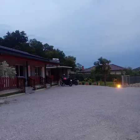 Guest house Bujtina4a Rrenc