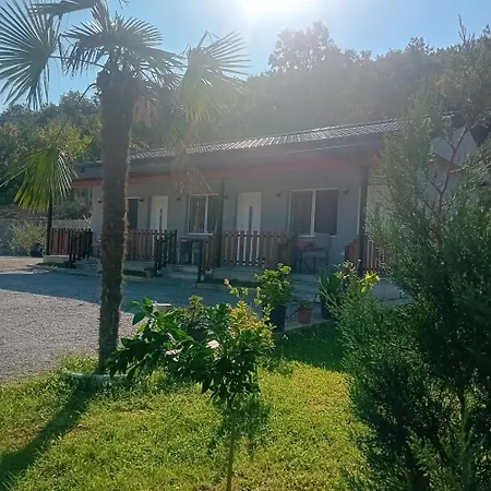 Guest house Bujtina4a Rrenc Rrence